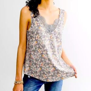 NWT DAYTRIP FLORAL TANK TOP SIZE MEDIUM!